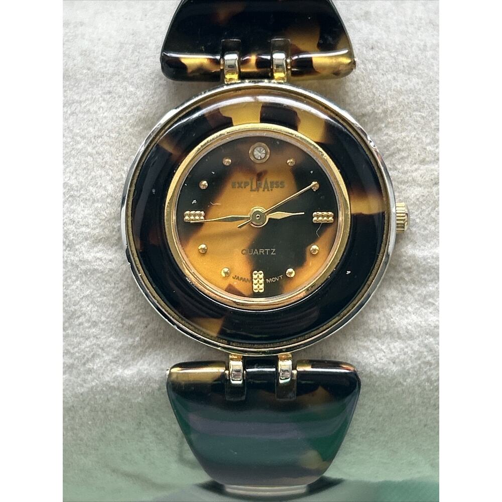 LA Express Womens Quartz WR Analog Dial Casual Round Watch